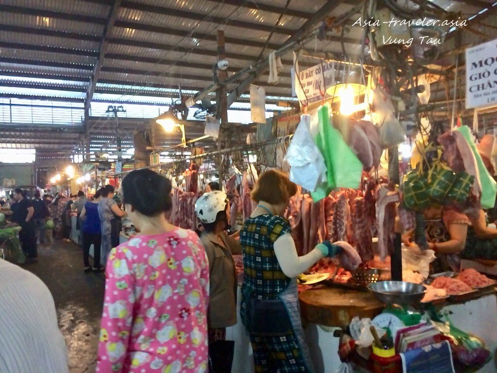 ベトナム市場の肉屋